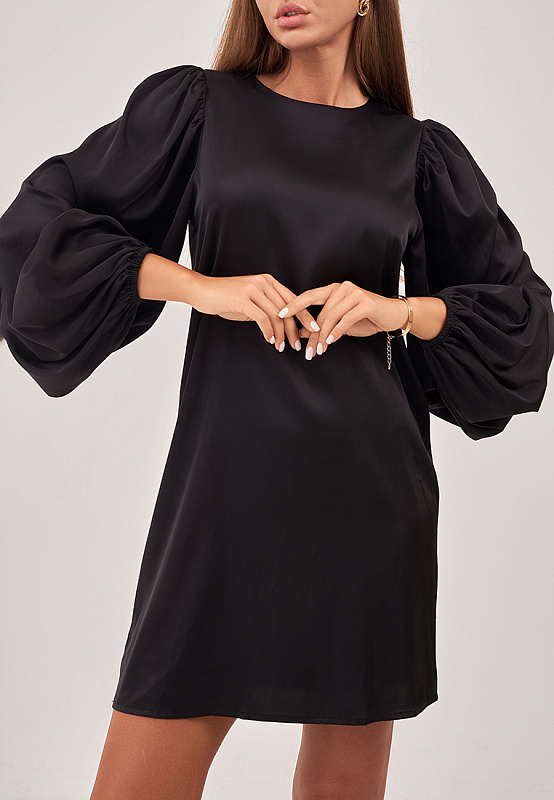 Праздничное платье из шелка с поясом цвет черный