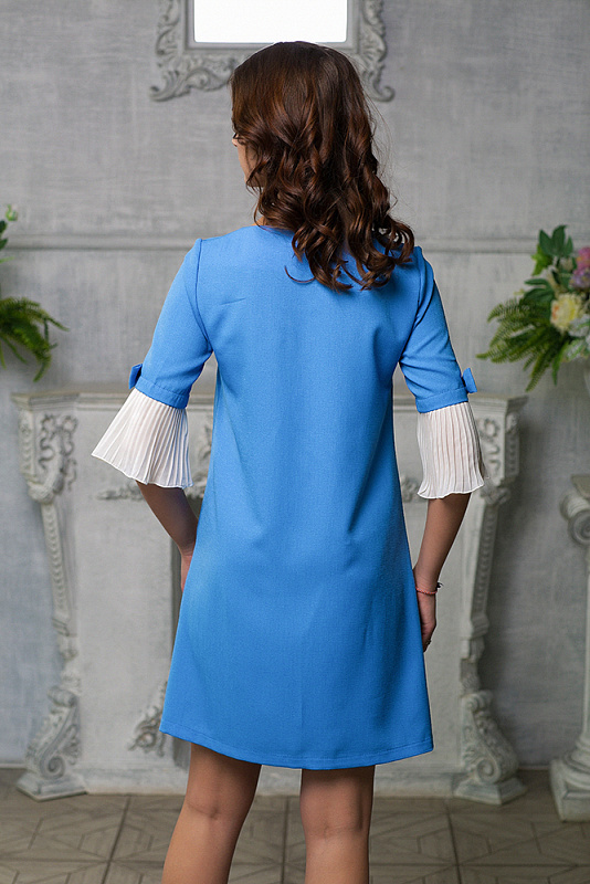 Платье голубое с манжетами гофре